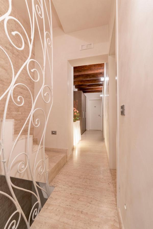 Piccola Venezia Room Чоджия Екстериор снимка