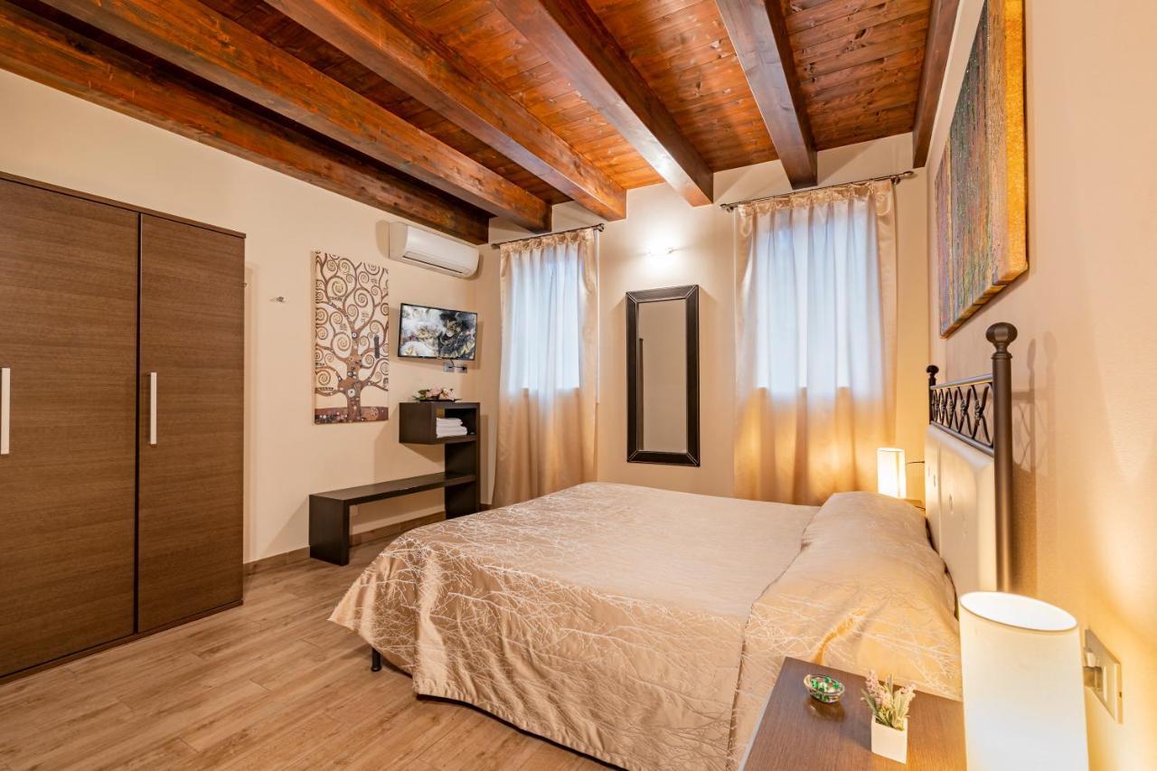 Piccola Venezia Room Чоджия Екстериор снимка